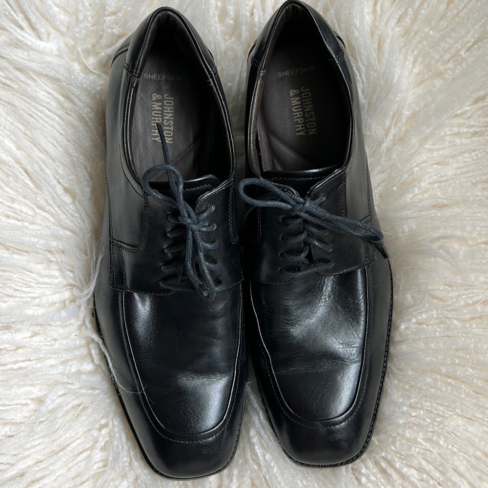 Mens black oxford’s.